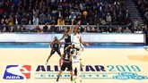 Tip off NBA All Star 2019 melibatkan forward Tim LeBron Kevin Durant melawan forward Tim Giannis Joel Embiid. (REUTERS/Jeremy Brevard-USA TODAY Sports)