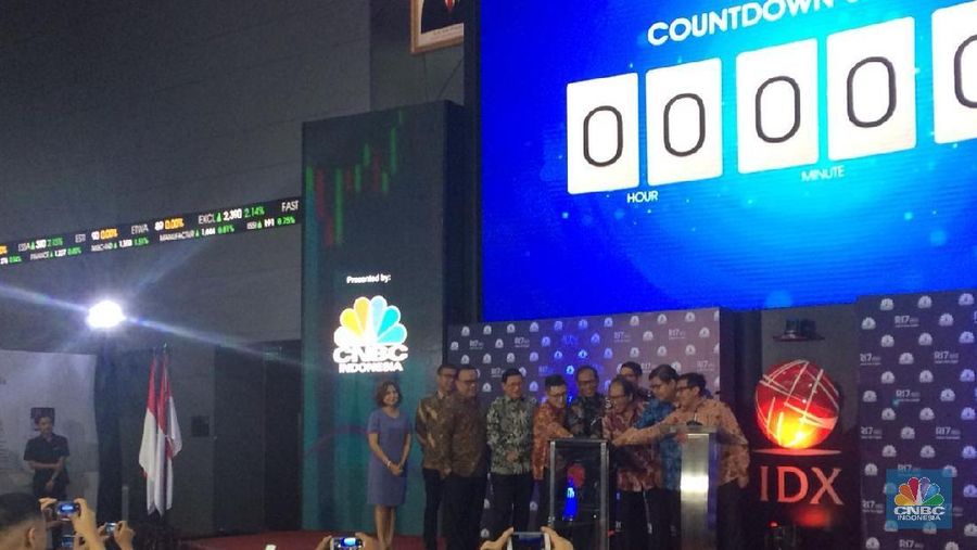 Kompetisi Jual Beli Saham Oppo Stocks In Your Hand di Bursa Efek Indonesia (BEI), Jakarta, Senin (18/2/2019).