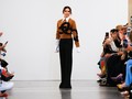 FOTO: Sisi Nakal Victoria Beckham di London Fashion Week