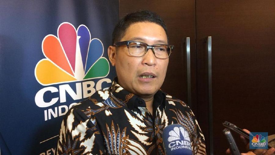 Direktur Utama BEI Inarno Djajadi dalam selepas pembukaan OPPO Stocks in Your Hand di BEI, Jakarta (CNBC Indonesia / Syahrizal Sidik)