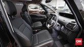 MPV Nissan ini memiliki sistem hiburan yang canggih dengan adanya layar monitor ganda berukuran 7 inci yang pertama di segmennya. Layar monitor yang pertama adalah head unit yang tersambung dengan telepon pintar. (CNNIndonesia/Safir Makki)