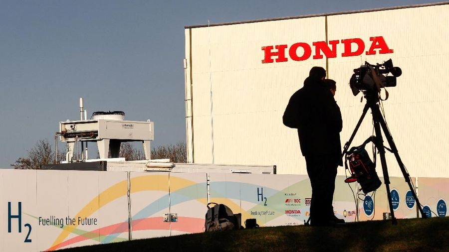 Honda mengumumkan akan menutup pabrik mobil satu-satunya di Inggris pada tahun 2022 dan memecat 3.500 karyawannya