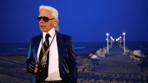 Asal-usul Kuncir Kuda Putih di Rambut Karl Lagerfeld