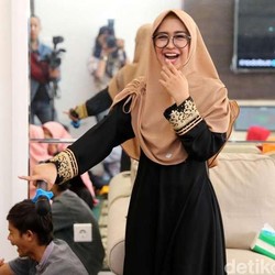 10 YouTuber RI Subscriber Terbanyak, Gajinya Bikin Ngiler