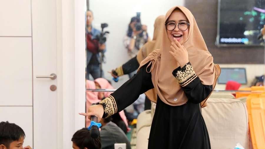 Baru-baru ini, Youtuber Ria Ricis kembali menghebohkan jagat maya.