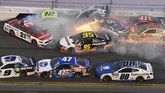 Dalam terminologi NASCAR, kecelakaan yang melibatkan lebih dari lima atau lebih mobil disebut 'The Big One'. (Mike DiNovo-USA TODAY Sports)