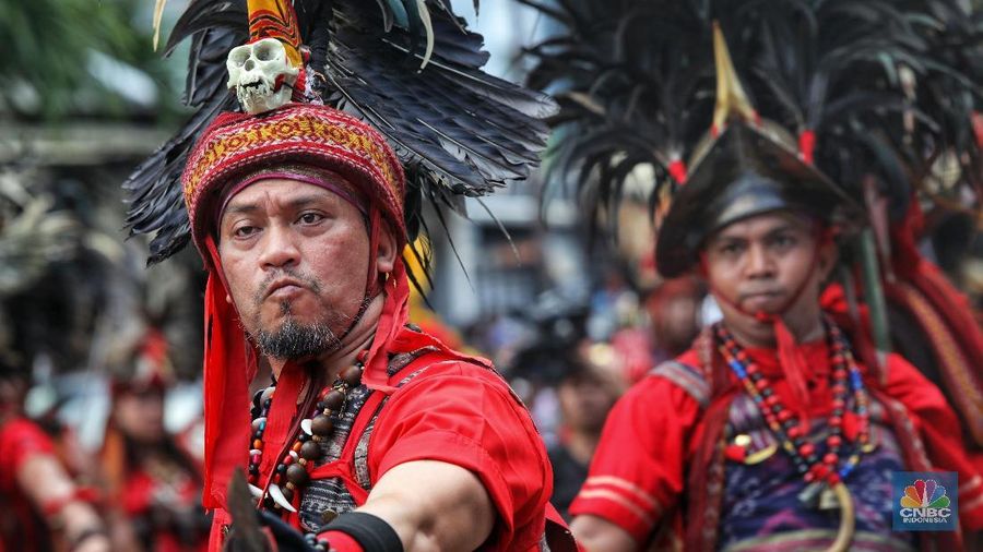 Imlek selalu dirayakan selama 15 hari berturut-turut dan hari puncak ke-15 disebut dengan Cap Go Meh.
