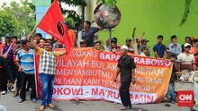 Prabowo Disambut Aksi Sindiran Massa Jokowi di Surabaya