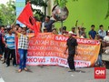 Prabowo Disambut Aksi Sindiran Massa Jokowi di Surabaya