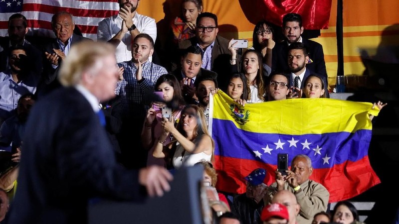Presiden AS Donald Trump berbicara tentang krisis di Venezuela ketika berkunjung ke Florida International University di Miami