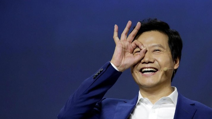 Pendiri dan CEO Xiaomi, Lei Jun menghadiri upacara peluncuran telepon unggulan baru Xiaomi Mi 9 di Beijing, Cina 20 Februari 2019. (REUTERS / Jason Lee)
