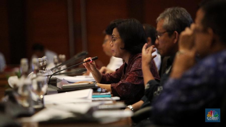 Jika dibandingkan dengan tahun lalu (year-on-year/ yoy), penerimaan kepabeanan dan cukai ini menunjukkan pertumbuhan 119,05%.