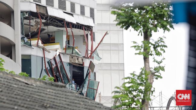 Ledakan Mal Taman Anggrek Rusak 40 Konter