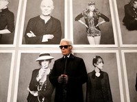 Meninggal di Usia 85 Tahun, Ini Gaya Nyentrik Karl Lagerfeld