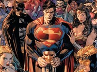 'Superman Surabaya Kalahkan Superman Asli DC Comics'
