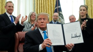Trump Teken Perintah Pembentukan Angkatan Luar Angkasa AS