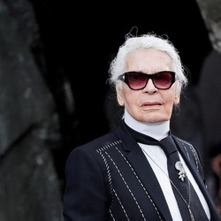 'Borok' Karl Lagerfeld Dibongkar Aliansi Model di Met Gala