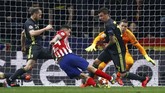 Di menit ke-78 Atletico unggul atas Juventus berkat sepakan Jose Gimenez menjadi gol. Gol ke gawang Juventus adalah yang kedua bagi bek Atletico Jose Gimenez scores di Liga Champions. (REUTERS/Juan Medina)