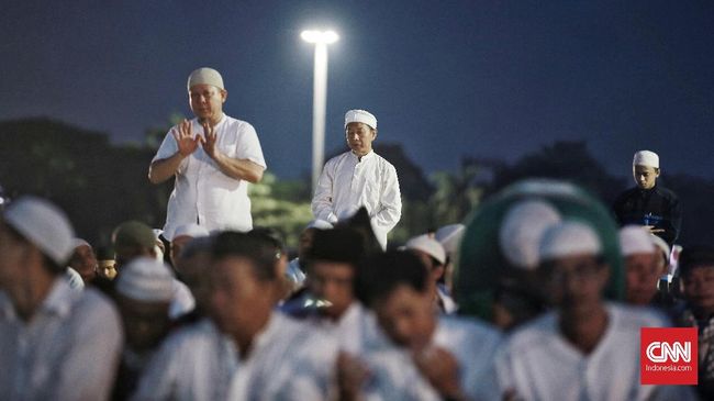 Munajat 212 di Monas, Warga Berdoa Pemilu Lancar dan Damai