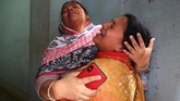 Di sisi lain, tingkat kesiapan menghadapi kebakaran di Pasar Chawkbazar mengkhawatirkan, selain bangunan yang berusia tua serta padat. (REUTERS/Mohammad Ponir Hossain)