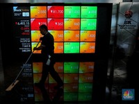 Masih Belum Kuat Menanjak, IHSG Diprediksi Masih Melemah