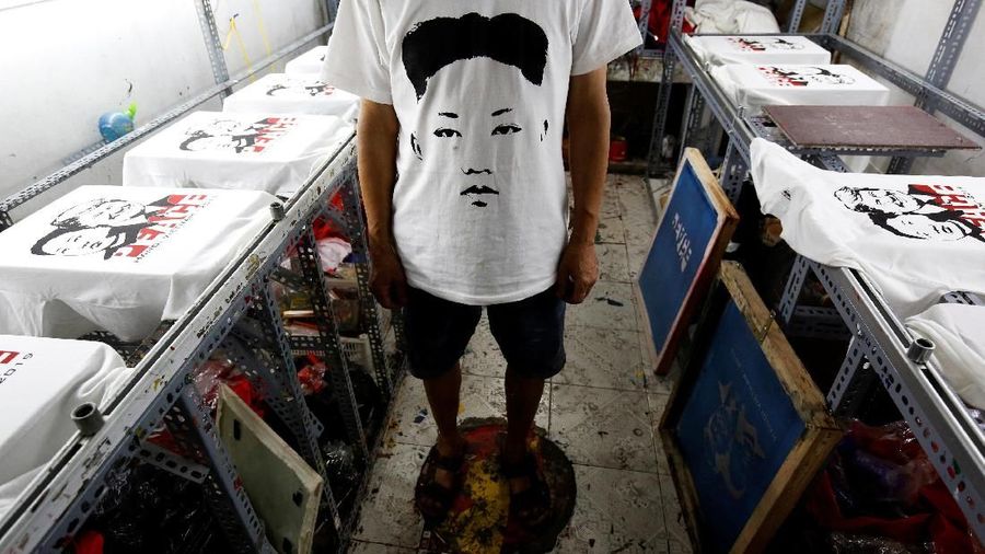 Para pebisnis di Hanoi mulai disibukkan dengan penyambutan unik untuk Donald Trum dan Kim Jong Un
