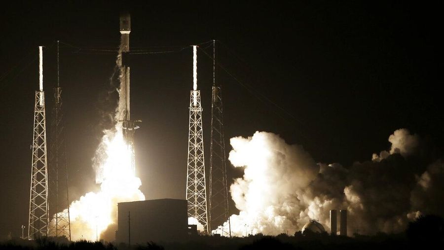 Satelit telekomunikasi itu akan memberikan Indonesia berbagai layanan seperti konektivitas internet, komunikasi suara, dan distribusi video.
