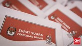 Komisi Pemilihan Umum (KPU) sudah memulai proses produksi surat suara yang akan digunakan untuk Pilpres dan Pileg 2019. Sejauh ini jumlah total surat suara yang diproduksi mencapai 939.879.651 lembar. (CNNIndonesia/Safir Makki)
