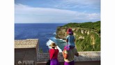 Fotografer: M ABU HASAN. Lokasi: Pura Uluwatu, Badung.