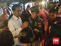 Ke Pasar Minggu, Jokowi Beli Kedondong dan Cek Harga Sembako