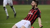 Fabio Borini juga sempat mencetak gol namun dianulir oleh wasit. (MARCO BERTORELLO / AFP)