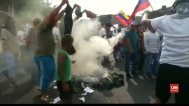 VIDEO: Warga Venezuela Rusuh Tuntut Bantuan Kemanusiaan