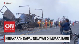 Kebakaran Kapal Nelayan di Muara Baru