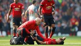 Ander Herrera, Juan Mata, dan Jese Lingard adalah deretan pemain yang terkapar dan harus diganti di babak pertama. (REUTERS/Phil Noble)