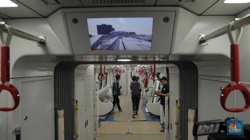 Jika proses tersebut berjalan lancar, maka LRT sudah bisa dioperasikan secara komersil pada 18 Maret 2019.