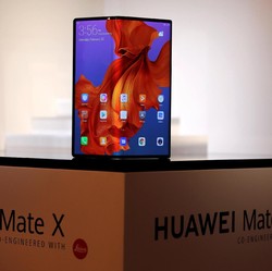 Samsung Galaxy Fold Vs Huawei Mate X, Mana Lebih Unggul?