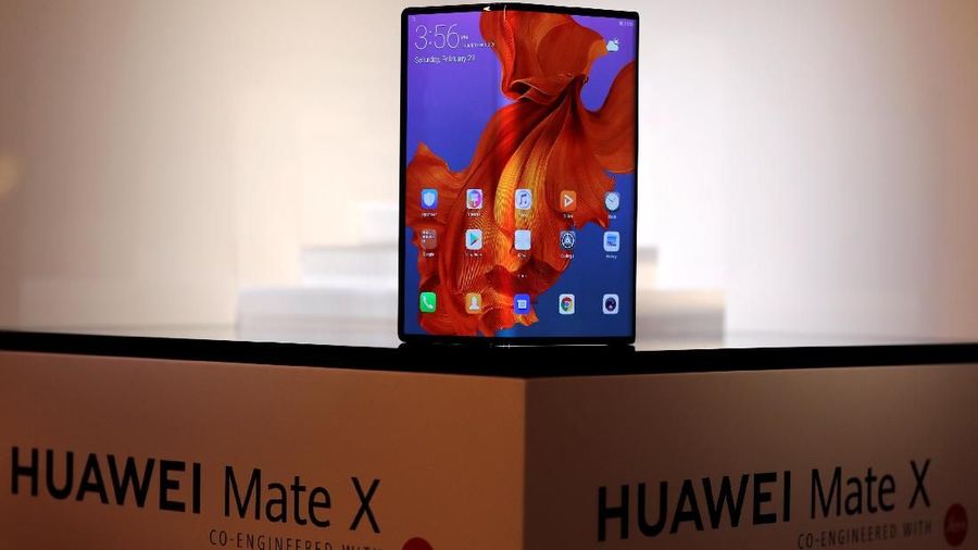 Perusahaan telekomunikasi dan perusahaan smartphone saling bersaing memamerkan teknologi baru mereka dengan teknologi 5G.
