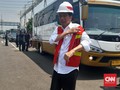 Jokowi ke Sopir Truk: Saya Lari ke Sini Demi Para Pengemudi