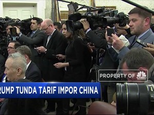 Trump Tunda Tarif Impor China