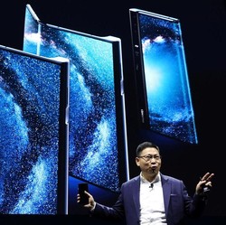 Makin Panas, Bos Huawei Sebut Desain Galaxy Fold 'Jelek'