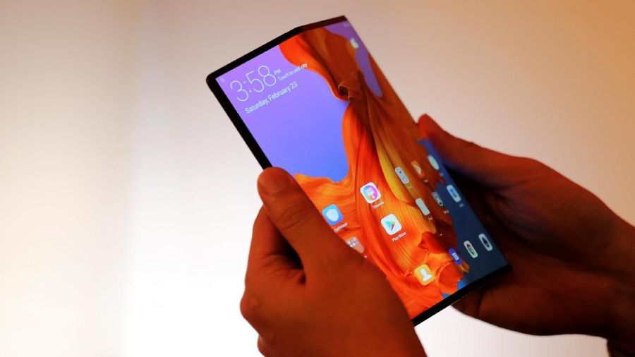 Perusahaan telekomunikasi dan perusahaan smartphone saling bersaing memamerkan teknologi baru mereka dengan teknologi 5G.