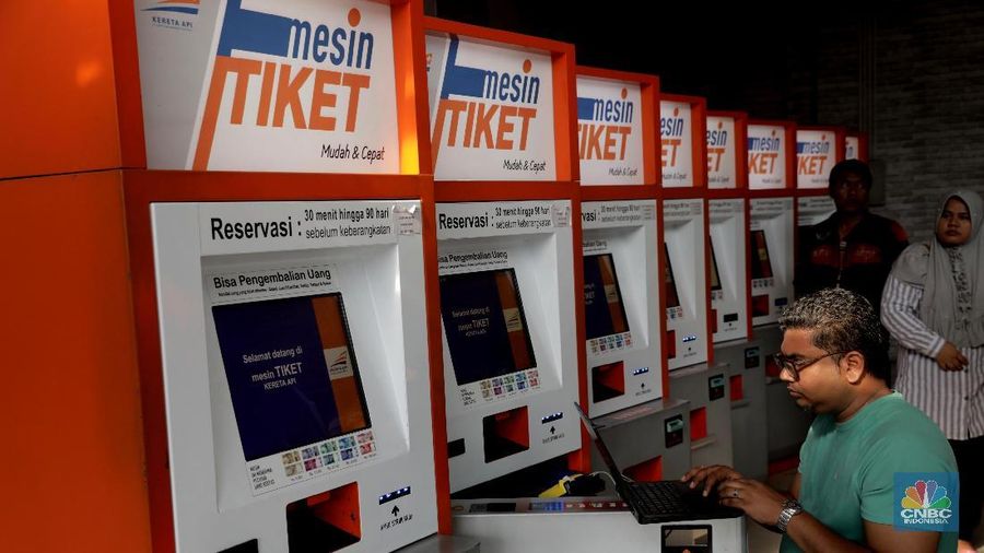 Jumlah penumpang untuk lima moda transportasi selama arus mudik tahun ini turun 17,18% dibandingkan pada 2018 lalu.
