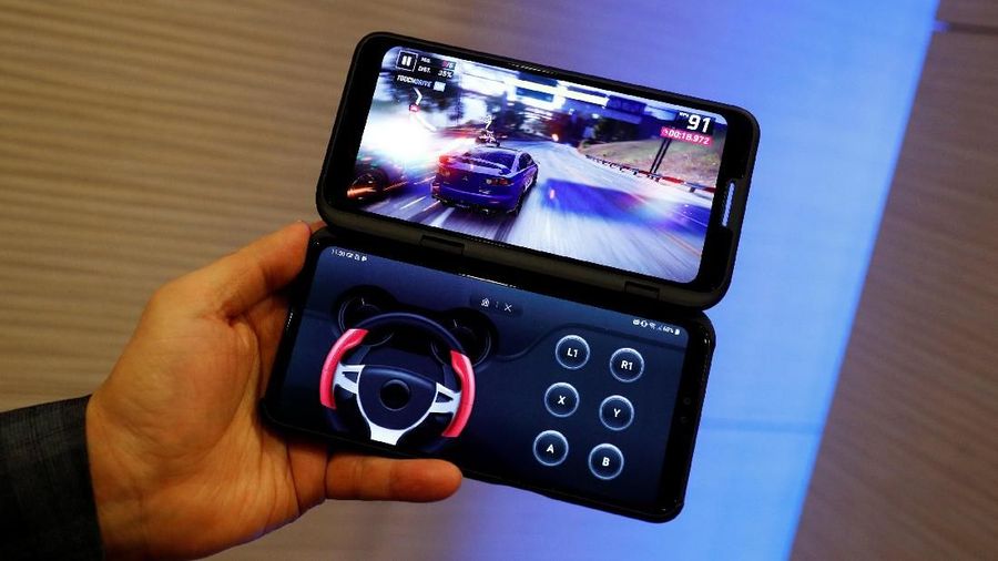 Perusahaan telekomunikasi dan perusahaan smartphone saling bersaing memamerkan teknologi baru mereka dengan teknologi 5G.