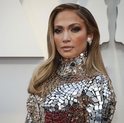 Berharta Rp 2,1 T, Begini JLo Bangun Kerajaan Bisnisnya