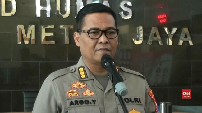 Polisi Tangkap Komedian Nunung dalam Kasus Narkoba
