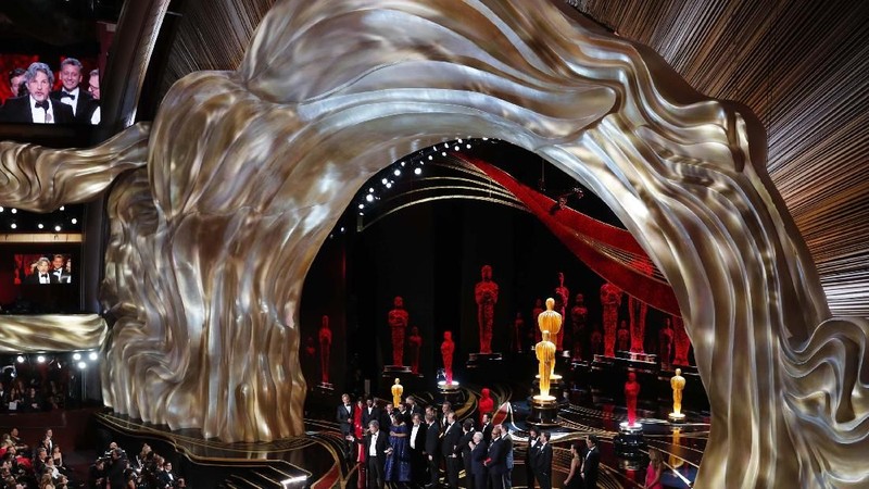 OSCAR Award kembali digelar pada (25/2) di Dolby Theater, Los Angeles, Amerika Serikat dengan 24 nominasi yang di lombakan dalam acara bergengsi tersebut.