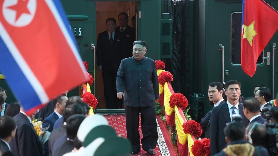 Pemimpin Korea Utara Kim Jong Un tiba di stasiun Dong Dang perbatasan dengan China, Vietnam Dong Dang pada Selasa (26/2) Pagi.