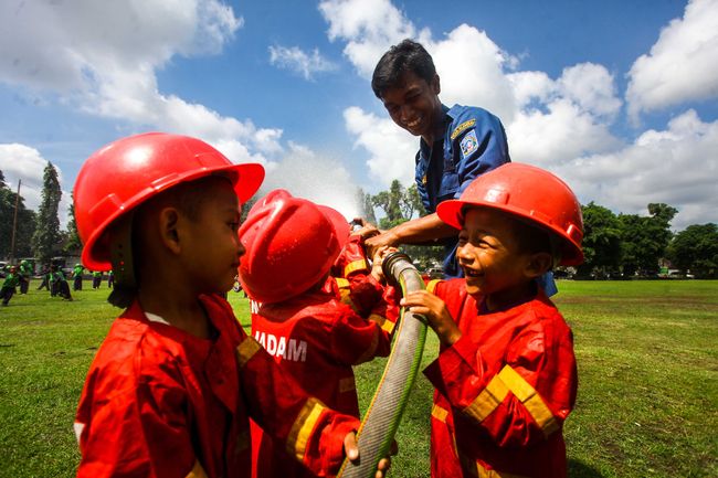 Surabaya Punya Wisata Pemadam Kebakaran Untuk Si Kecil Surabaya Punya Wisata Pemadam Kebakaran Untuk Si Kecil