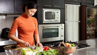 Gagang Kayu Pisau Dapur Cepat Retak? Ini Cara Merawatnya Biar Awet 