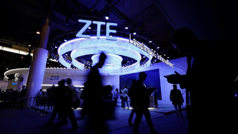 Perusahaan telekomunikasi dan perusahaan smartphone saling bersaing memamerkan teknologi baru mereka dengan teknologi 5G.